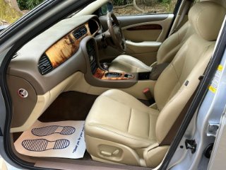 /photos/10228/044a83e9-4963-4b68-bd89-3fab3a357041_i320x240.jpg